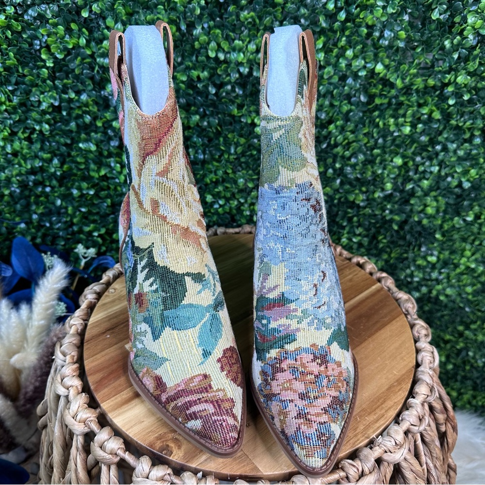 NWT Vintage Floral jacquard tapestry western Boot- vegan leather New Kaiya boots - Picture 10 of 16